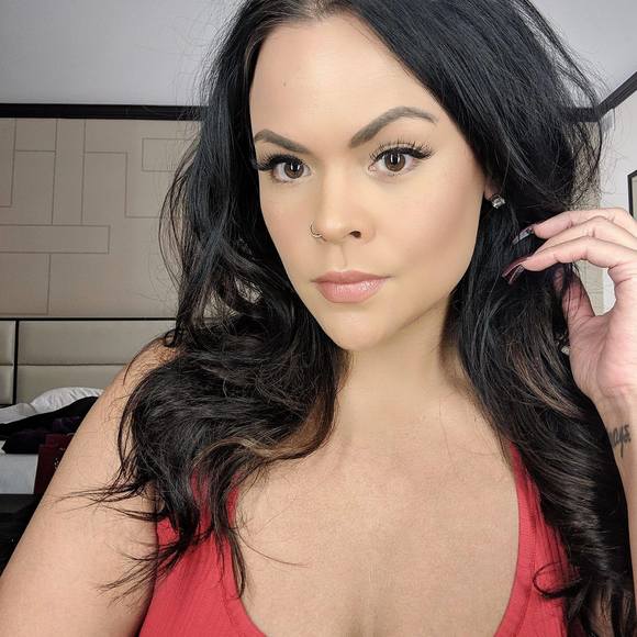 Meet your Posher, Jessica - Picture 1 of 1